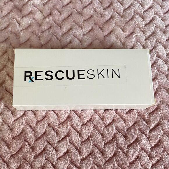 Rescue Skin Gold-Tone Jade Roller - Picture 3 of 9